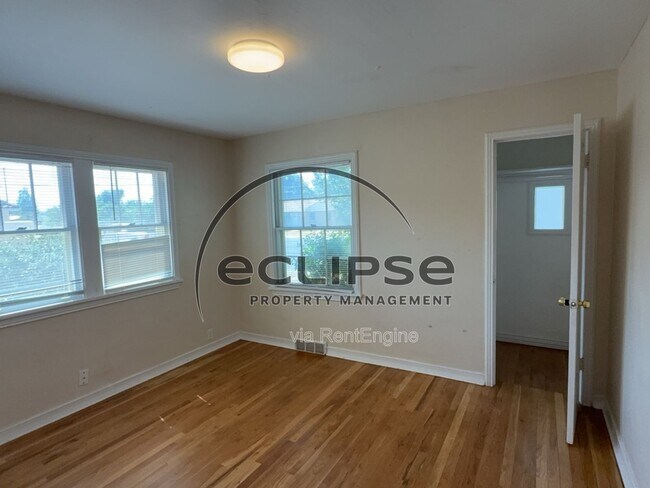 Building Photo - 1250 Orchard Ave