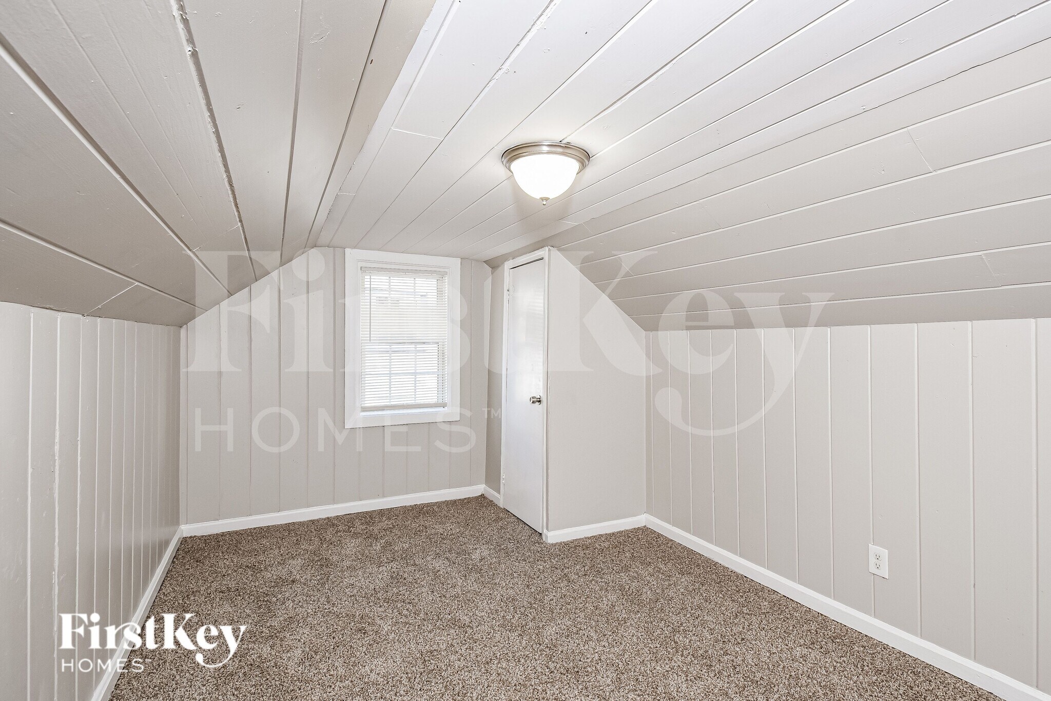 Building Photo - 1567 Mayflower Ave SW