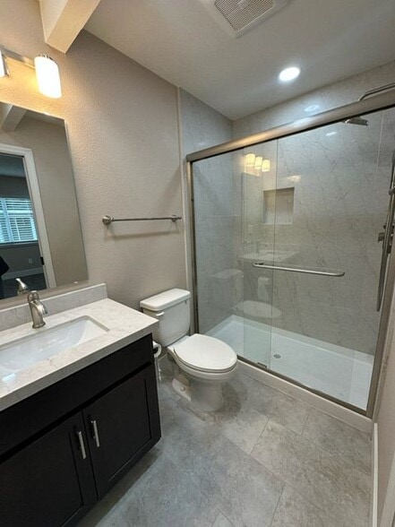 Building Photo - 111 Francisco Villa Dr