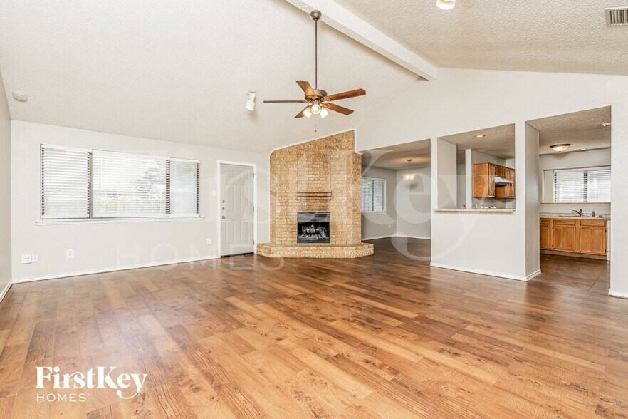 Building Photo - 2661 Claremont Dr