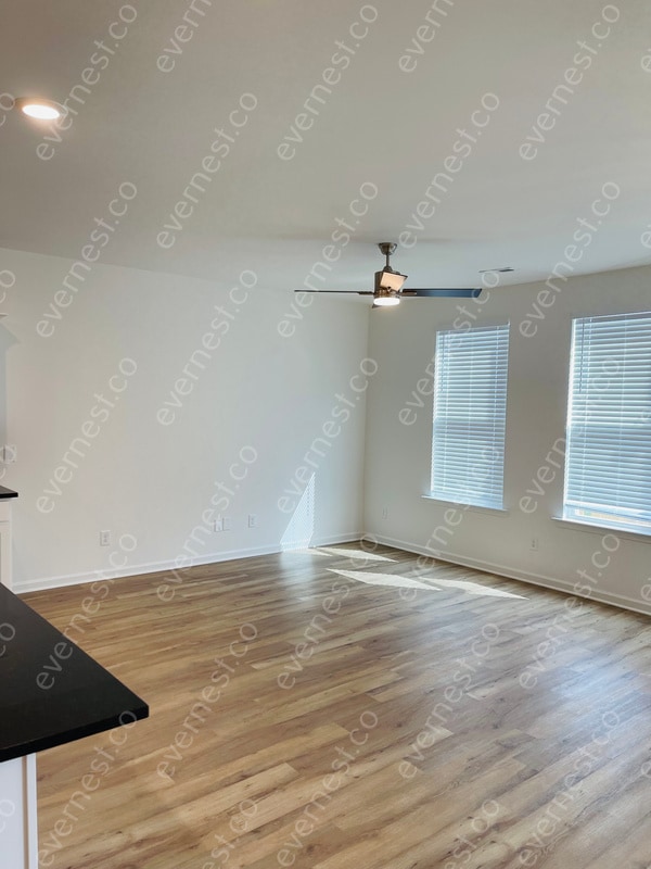 Building Photo - 2656 Lakevilla Dr