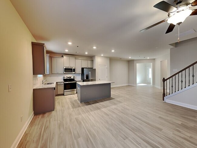 Building Photo - Beautiful Townhome 3 Bedroom 2.5 Bath Located in Canton, GA!!