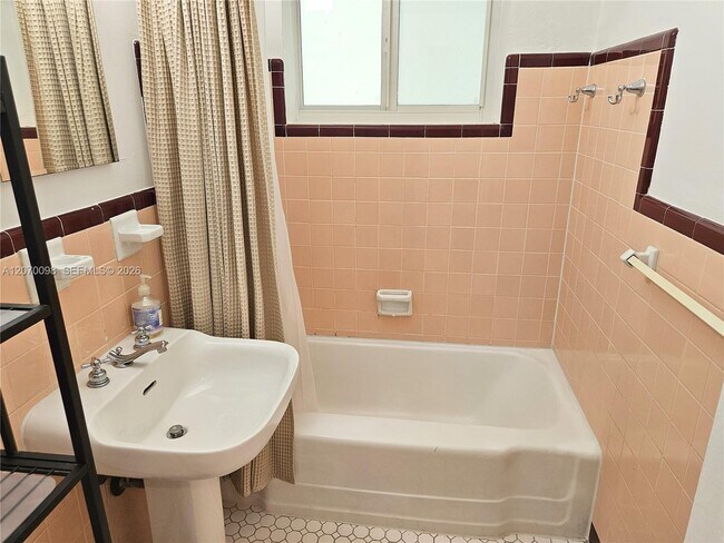 Building Photo - 6624 SW 78th Terrace