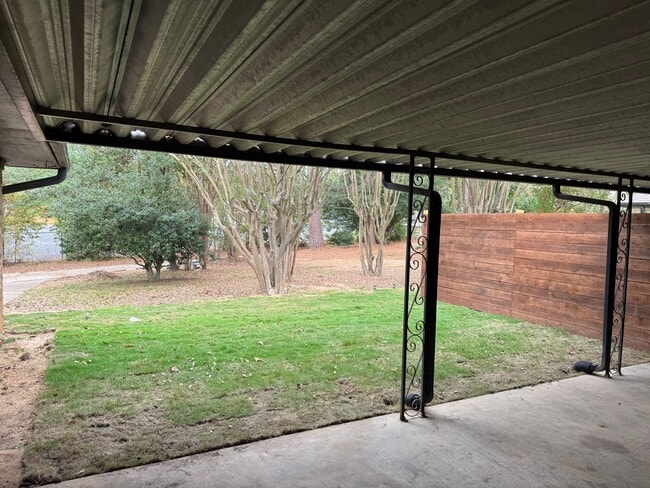 Building Photo - 1524 Timber Creek Dr