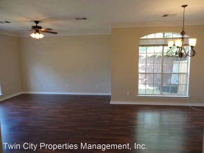 Building Photo - 4 br, 2 bath House - 1712 Laura Ln.