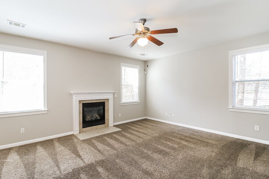 Building Photo - 2528 Mockingbird Ln