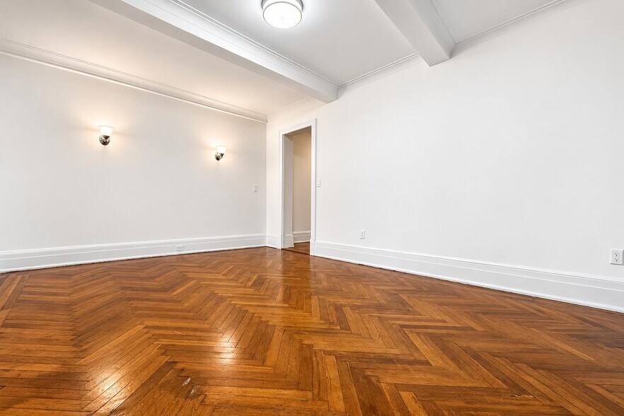 Building Photo - 77 W 104th St