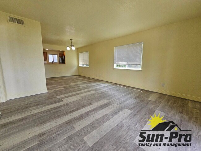 Building Photo - 900 S Peninsula Dr