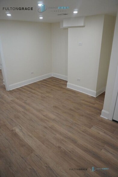 Building Photo - 4636 N Hamilton Ave