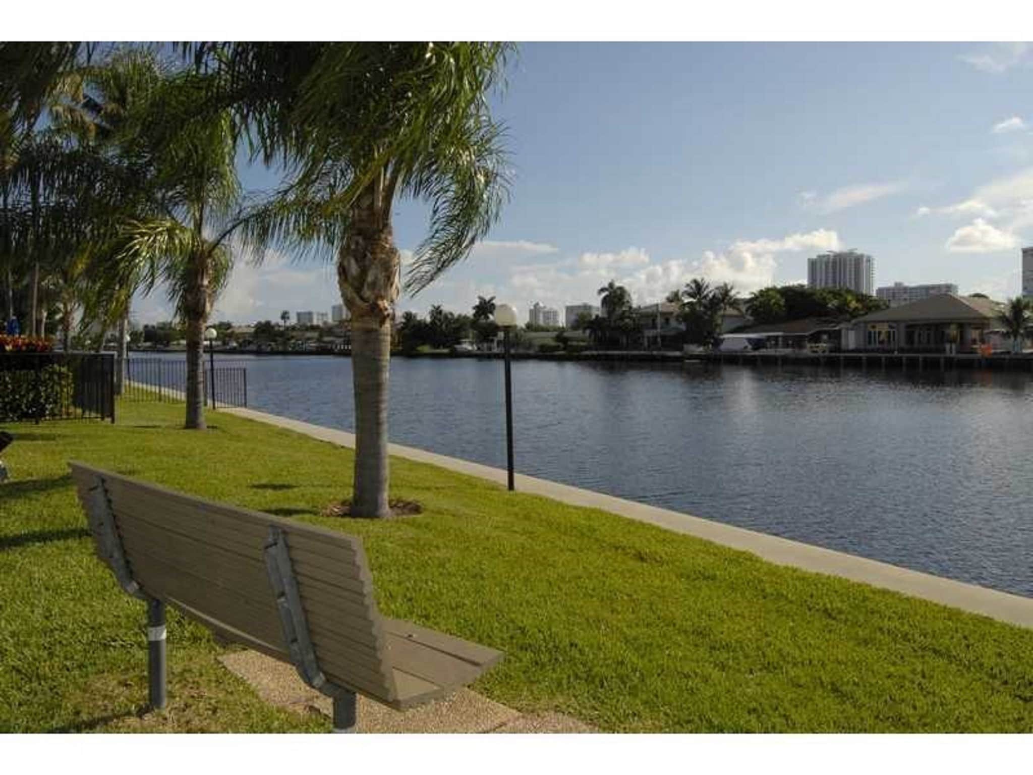 Building Photo - 6207 Bay Club Dr