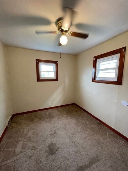 Building Photo - 1031 Pleasant Ave