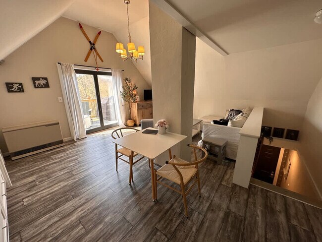 Building Photo - 18 Alpine Ct