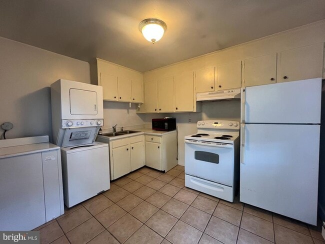 Building Photo - 813 Marye St