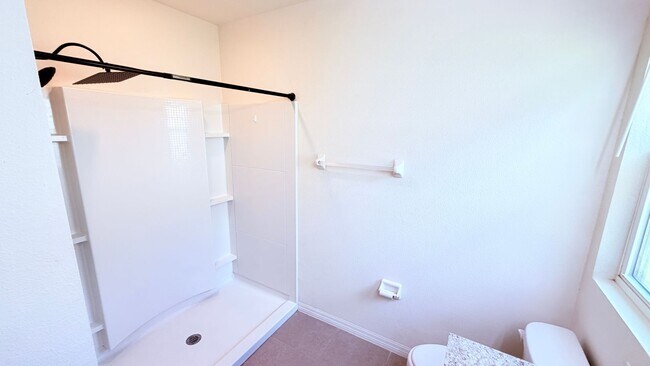 Building Photo - Available now! Amazing 4 Bedroom, 2 Bathroom Home in Wildwood!!