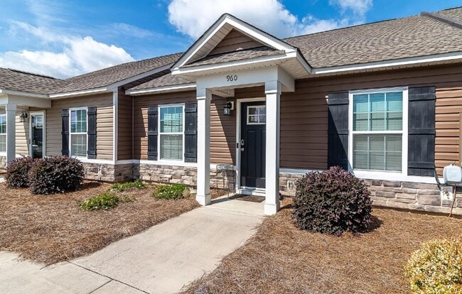 Primary Photo - 960 Madrid Ct