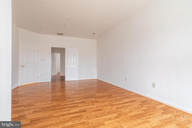 Building Photo - 9314 Penrose St