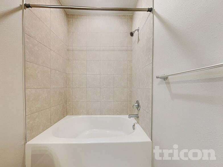 Building Photo - 154 Bloomfield Wy