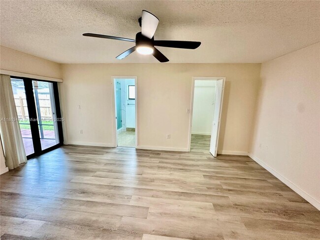 Building Photo - 10940 SW 143rd Ct