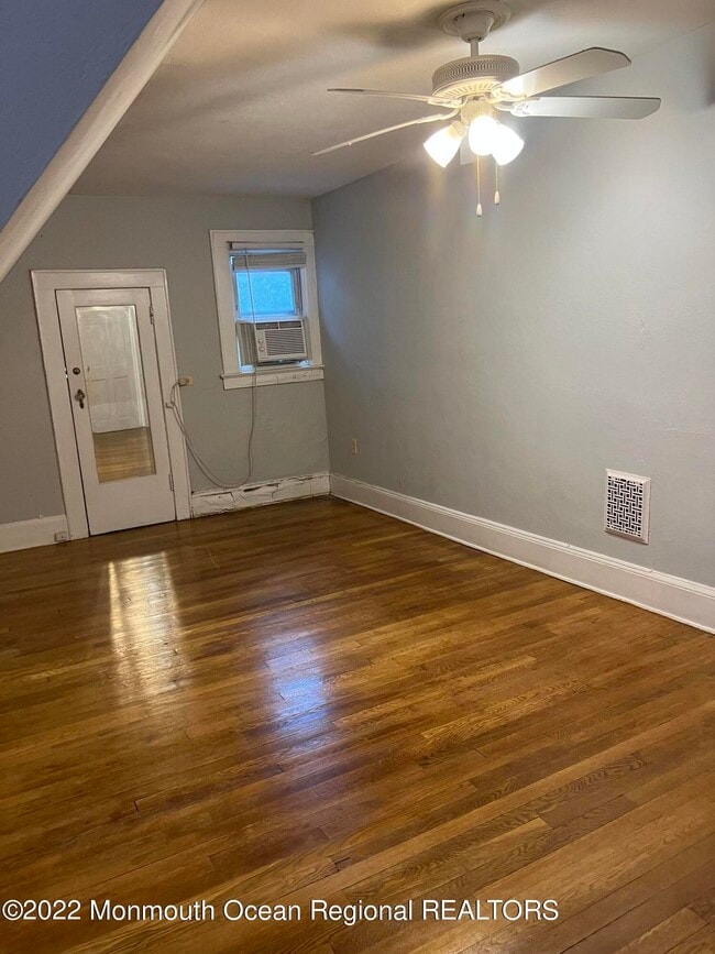 Building Photo - 432 Harnell Ave