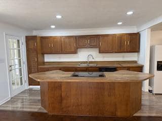 Building Photo - 1924 Woodside Rd