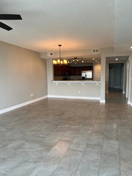 Living/Dining - 225 W Seminole Blvd