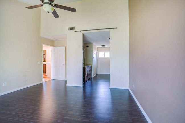 Building Photo - Limited-Time Offer for $2850! 2 bedroom an...