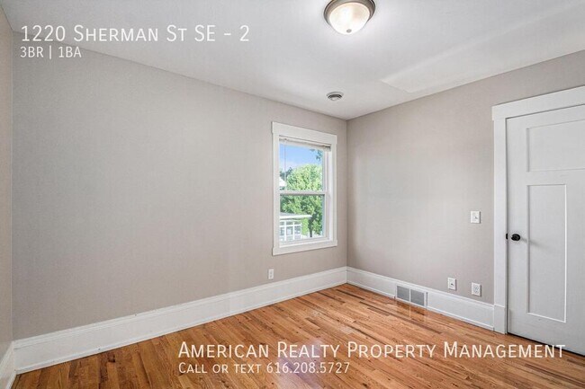 Building Photo - 1220 Sherman St SE