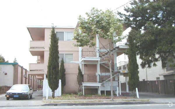 Building Photo - 525 Bancroft Ave
