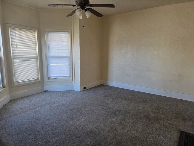 Building Photo - 204-208 N Fort Wayne St