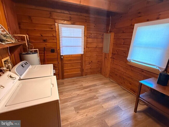 Building Photo - 23581 Belmar Dr