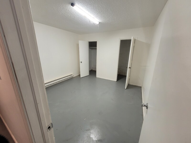 Building Photo - 1601 N Hills Blvd