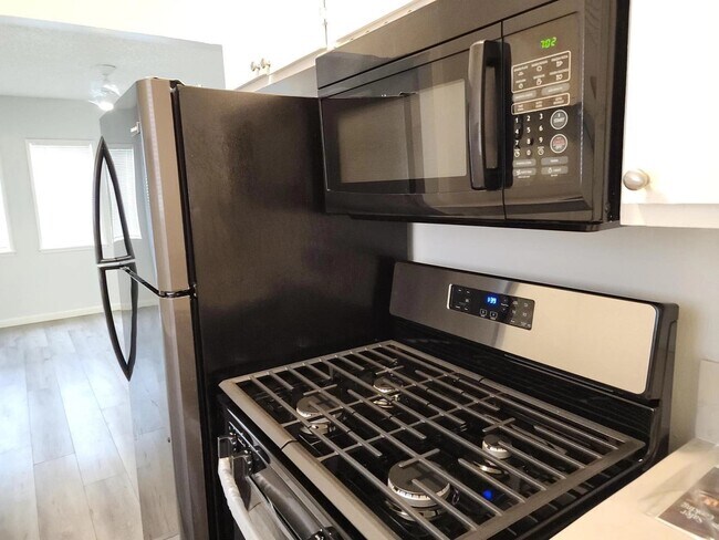 Interior Photo - 3812 Wisconsin St