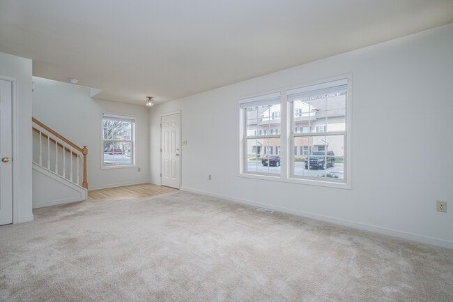 Building Photo - 115 Timber Dr