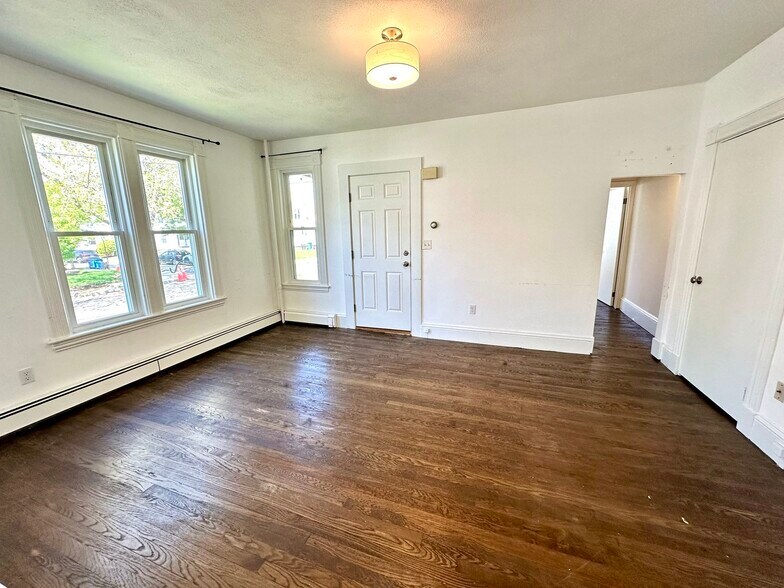 Building Photo - 70 Gardner St