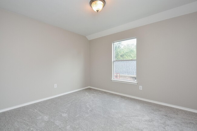 Building Photo - 3935 Carters Lake Dr