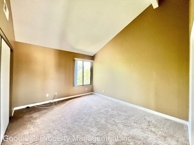 Building Photo - 2 br, 2.5 bath House - 140 E El Norte Pkwy...