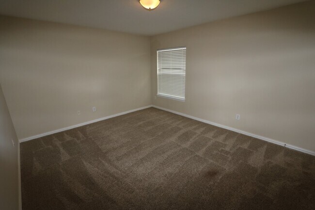 Building Photo - 6011 Hawkes Bay Ct