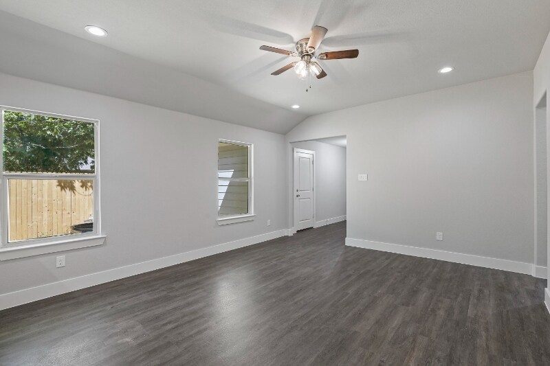 Building Photo - Room in House on Harding St