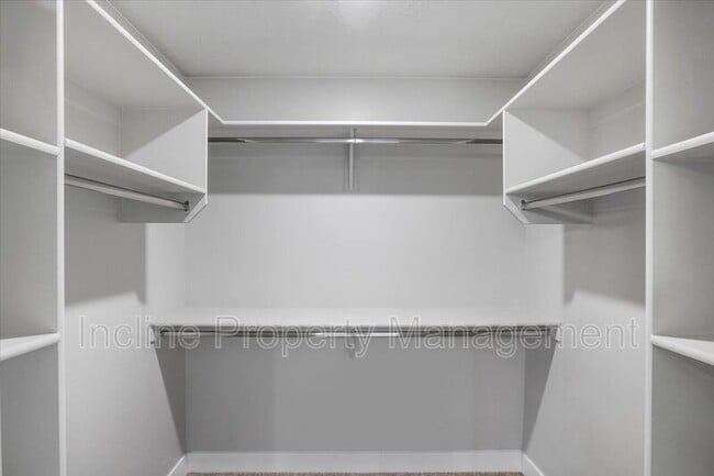 Building Photo - 2261 S Tonaquint Dr