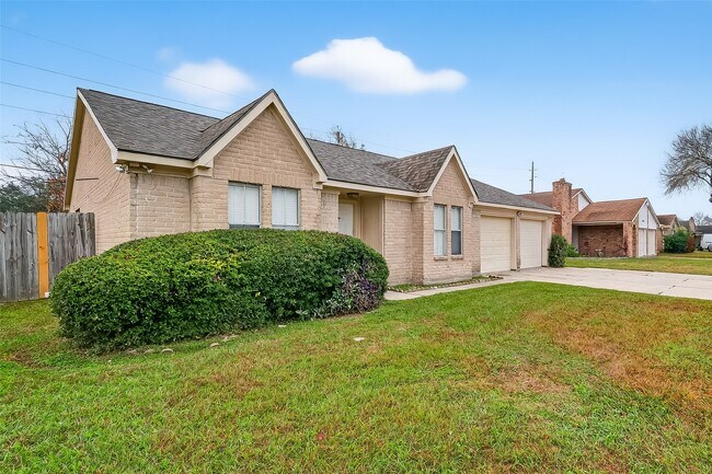 Building Photo - 4742 Tain Dr