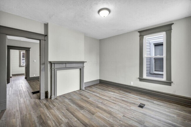 Building Photo - 365 S Eureka Ave