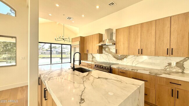 Building Photo - 8133 E Cortez Dr