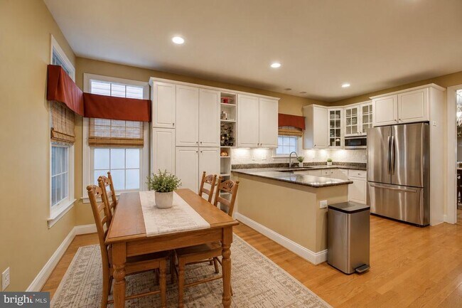 Building Photo - 5505 Alta Vista Rd