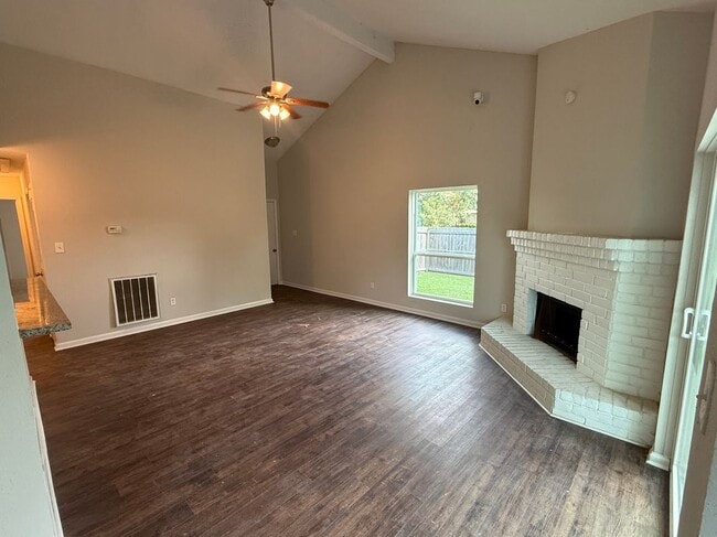 Building Photo - 6534 Lodgepole Rd