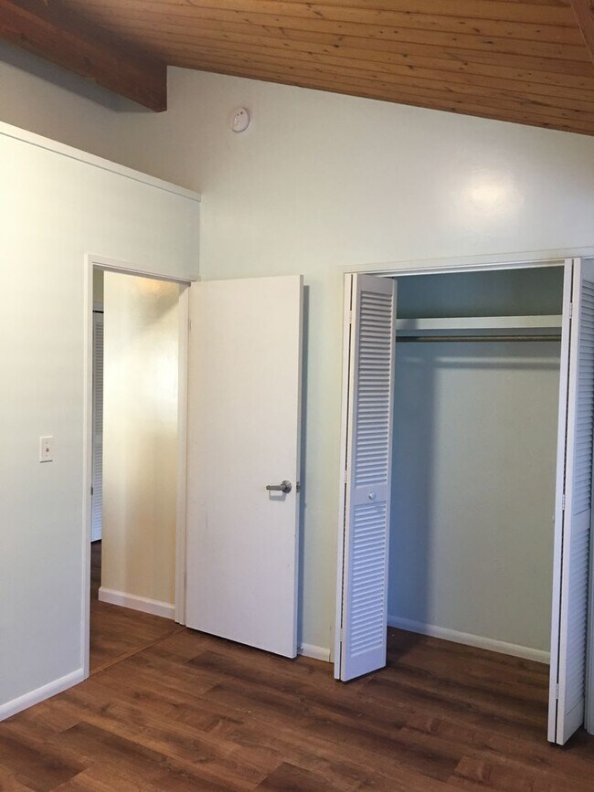 Building Photo - Private Home in Kea'au Ag Lots Subdivision