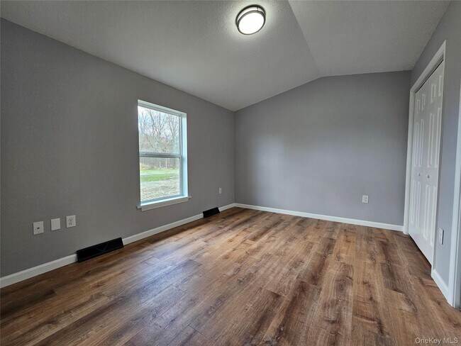 Building Photo - 334 Fair Oaks Rd