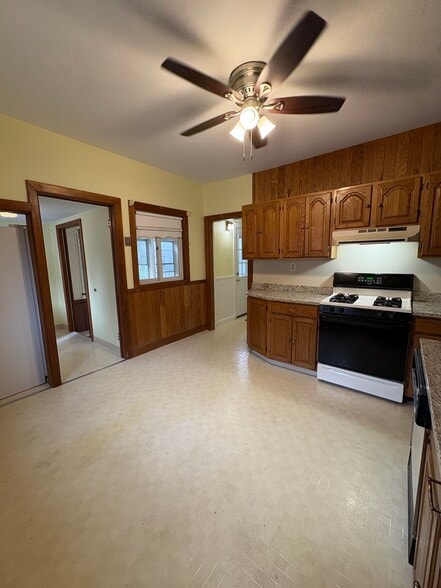 Primary Photo - 22 Plimpton Ave
