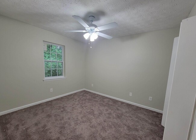Building Photo - 5924 N Castlegate Dr