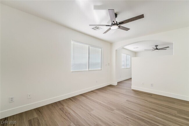 Building Photo - 10226 Wolf Pack Ln