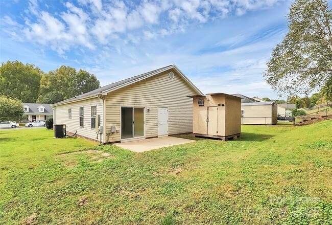 Building Photo - 7125 Weavers Run